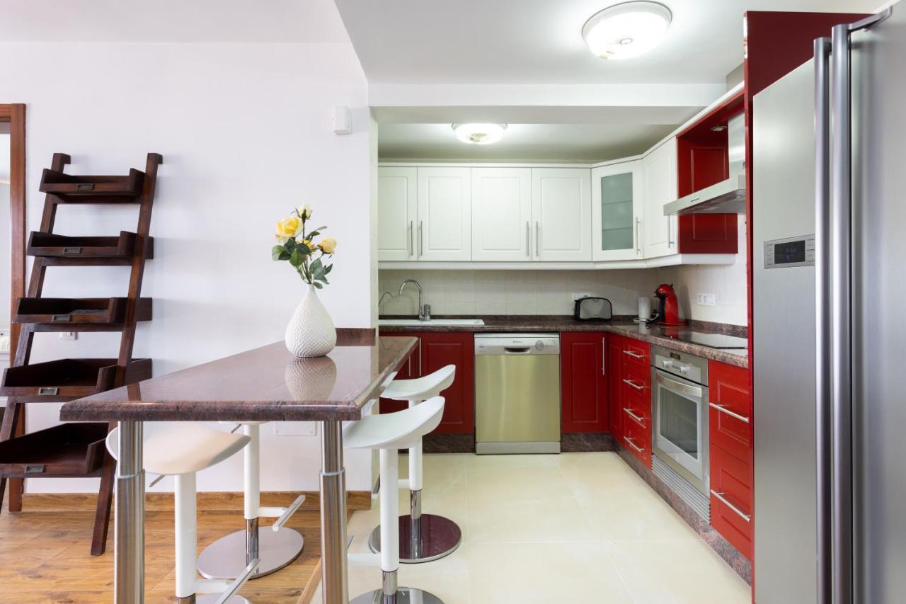 Exclusive Penthouse Playa Las Vistas 4 Close To The Sea And Beach, Aircondition For A Fee, Wifi, Terrace, Heated Pool Playa de las Americas  Esterno foto