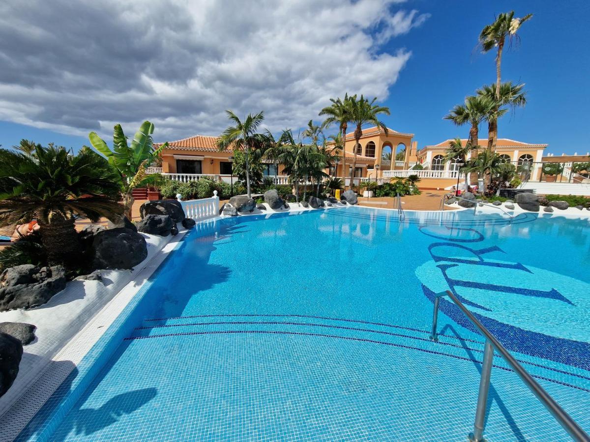 Exclusive Penthouse Playa Las Vistas 4 Close To The Sea And Beach, Aircondition For A Fee, Wifi, Terrace, Heated Pool Playa de las Americas  Esterno foto
