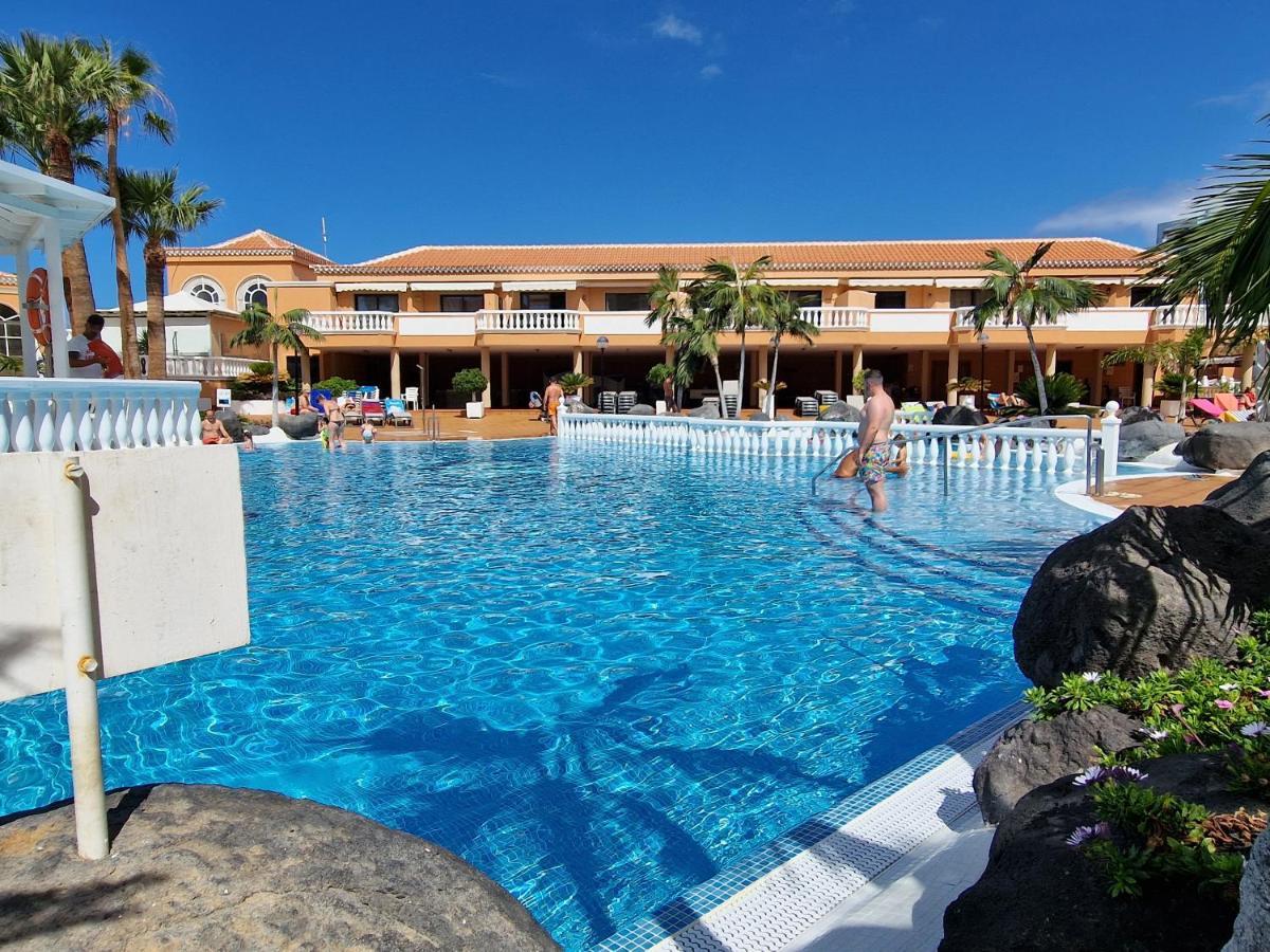 Exclusive Penthouse Playa Las Vistas 4 Close To The Sea And Beach, Aircondition For A Fee, Wifi, Terrace, Heated Pool Playa de las Americas  Esterno foto