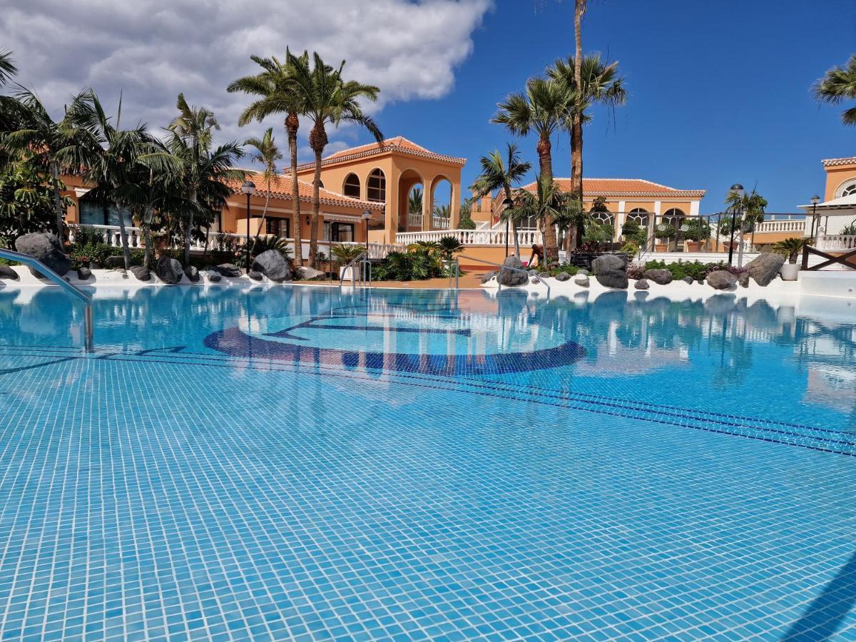 Exclusive Penthouse Playa Las Vistas 4 Close To The Sea And Beach, Aircondition For A Fee, Wifi, Terrace, Heated Pool Playa de las Americas  Esterno foto